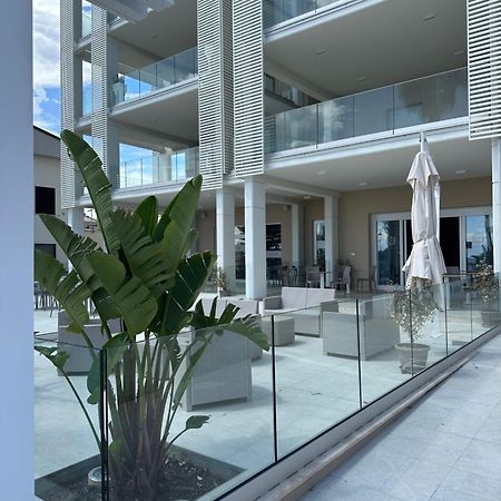 Hotel Petite Fleur Alba Adriatica Dış mekan fotoğraf
