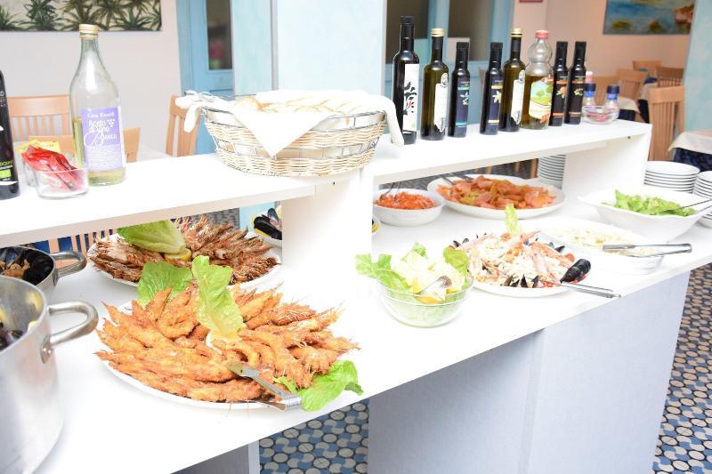Hotel Petite Fleur Alba Adriatica Dış mekan fotoğraf