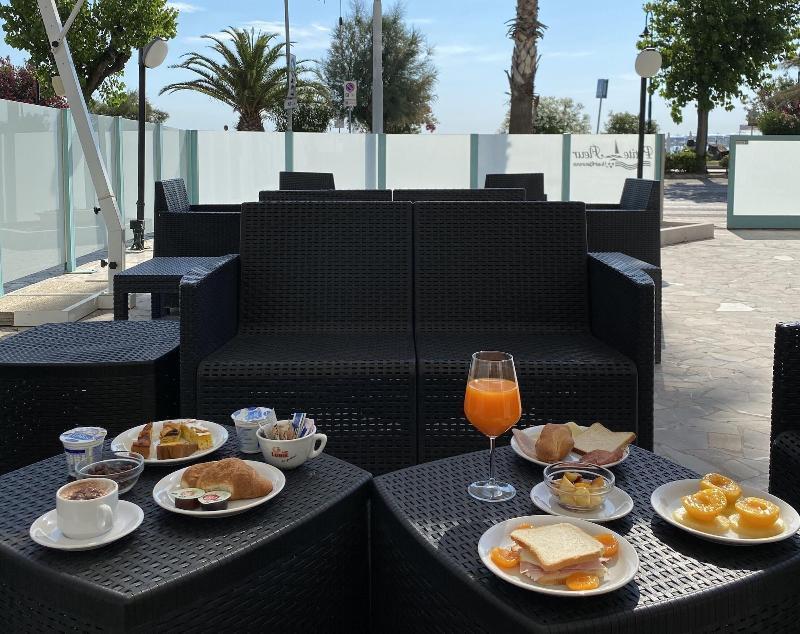 Hotel Petite Fleur Alba Adriatica Dış mekan fotoğraf