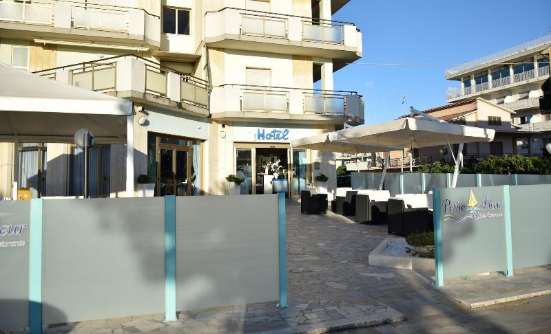 Hotel Petite Fleur Alba Adriatica Dış mekan fotoğraf