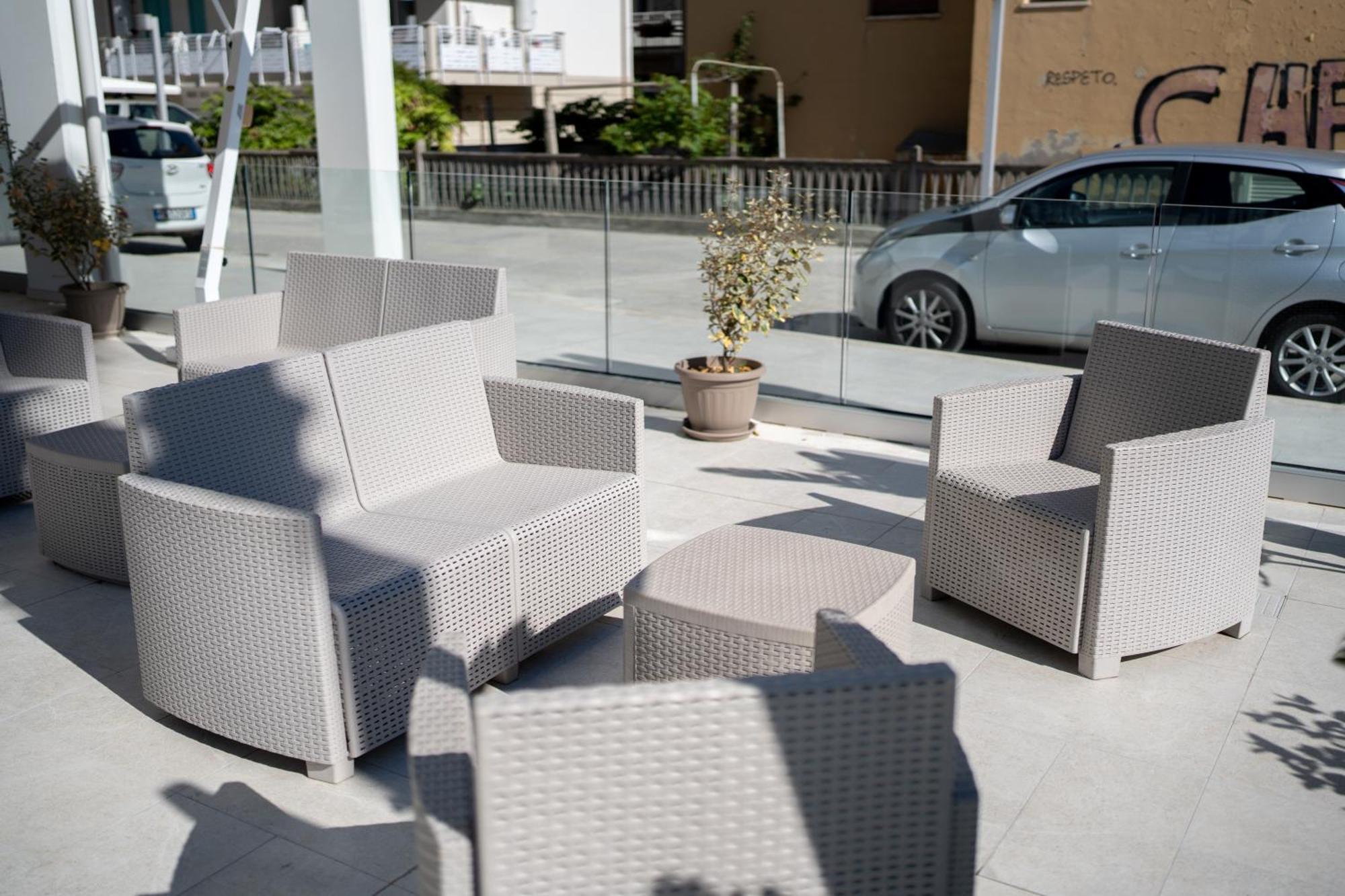 Hotel Petite Fleur Alba Adriatica Dış mekan fotoğraf