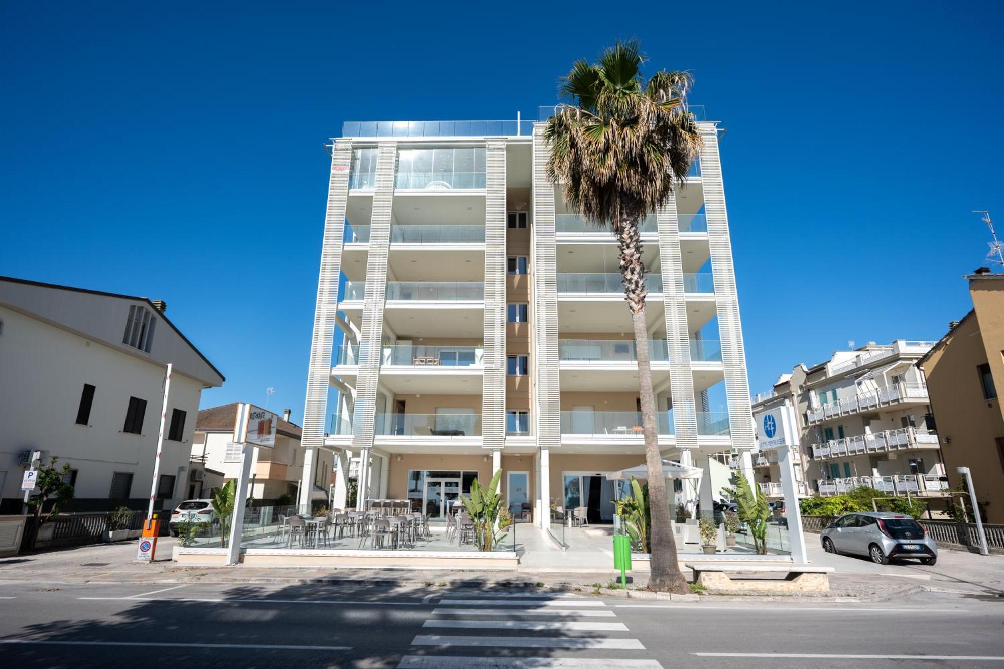 Hotel Petite Fleur Alba Adriatica Dış mekan fotoğraf